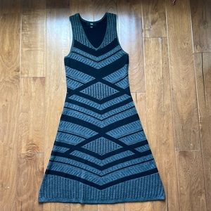 Mossimo sleeveless black/gray knit dress